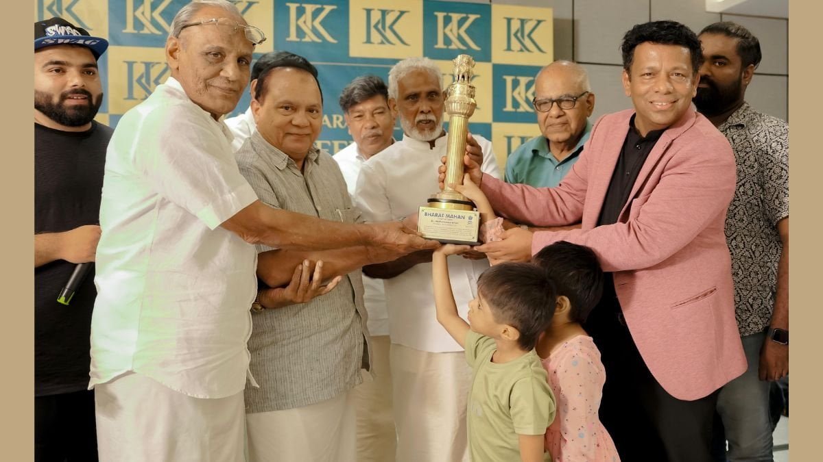 Bharat Mahan – Dr Mohammed Khan receives grand felicitation in his hometown