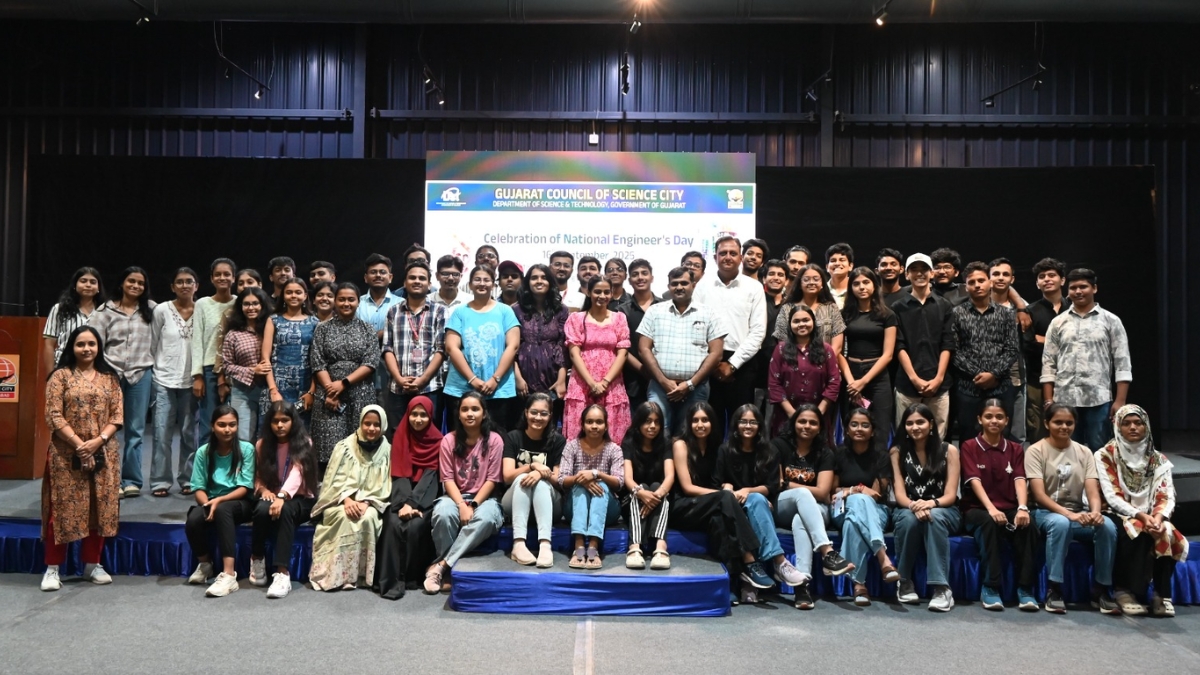 Celebration of Ozone Day and National Engineers Day at Gujarat Science City: Awareness Spread Among Students about Environment and Technological Contribution