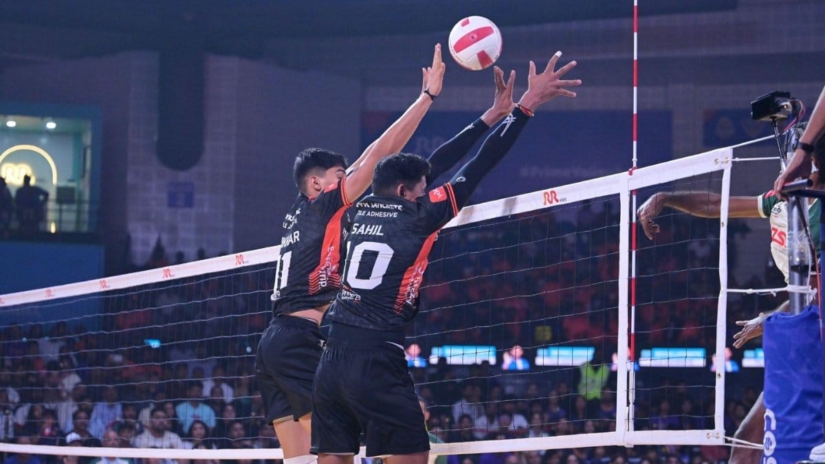 PVL 2025: Hyderabad Black Hawks end Bengaluru Torpedoes’ unbeaten run with a thrilling 3–2 victory