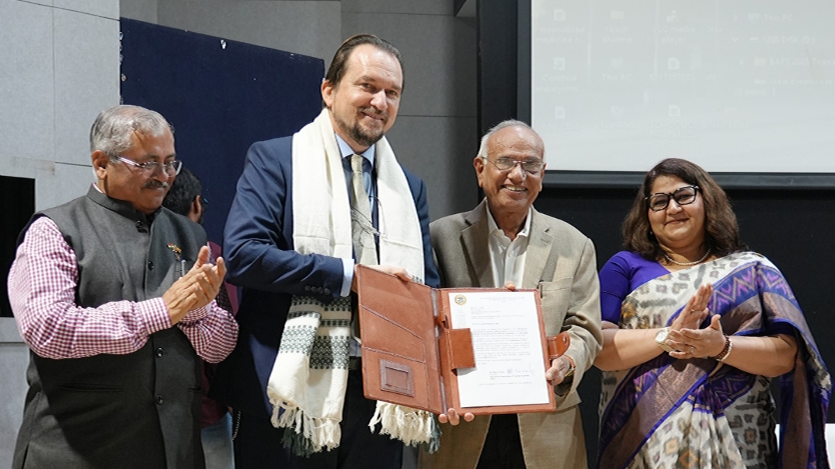 IAFS President visits NFSU, appoints Dr. J.M. Vyas ‘Global Forensic Ambassador’