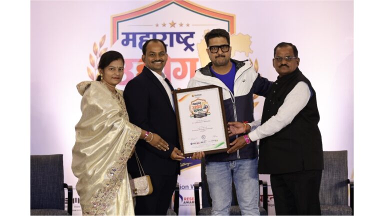 Mr. Swapnil Aabaji Patil & Mr. Sunil Aabaji Patil of Shri Gajanan Dairy & Milk Products Honoured for Best Quality Milk Products in Jalgaon